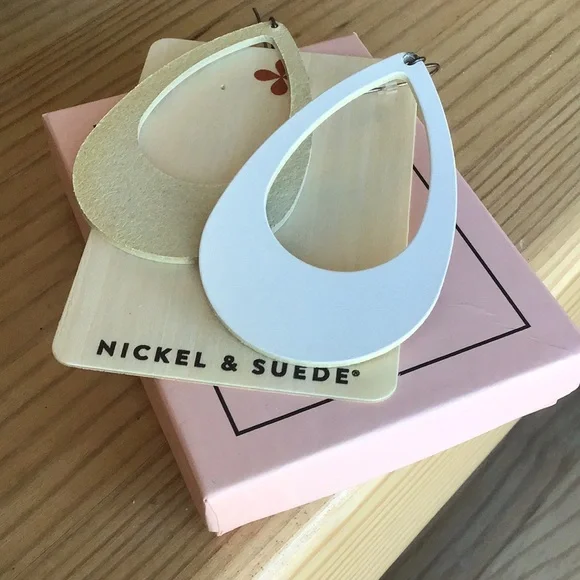 New Leather White Cutout Teardrop Large Earrings Nickel & Suede Silver Hardware - Picture 3 of 4